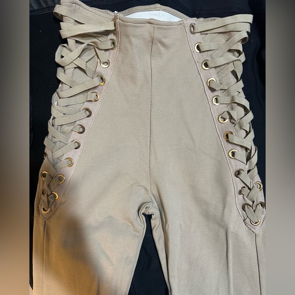 Fashion nova pants - Picture 2 of 4